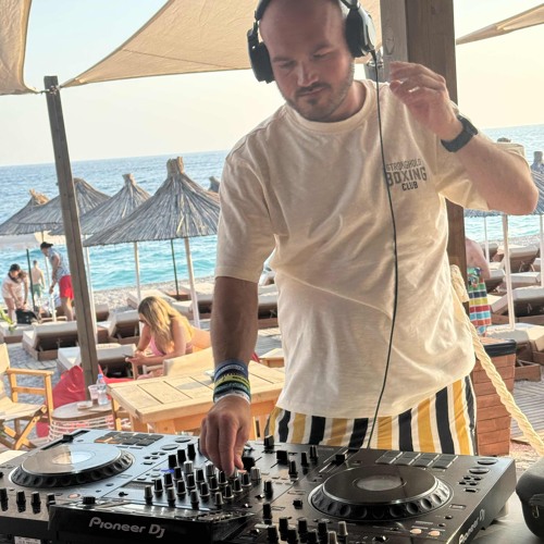 Dj mastora live from Run The Beach at Vela e Bardhe, Dhermi, Albania June 25'
