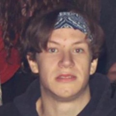 det lørdag nat, mor har købt snacks til dig, gutterne er varm på lol grinden.