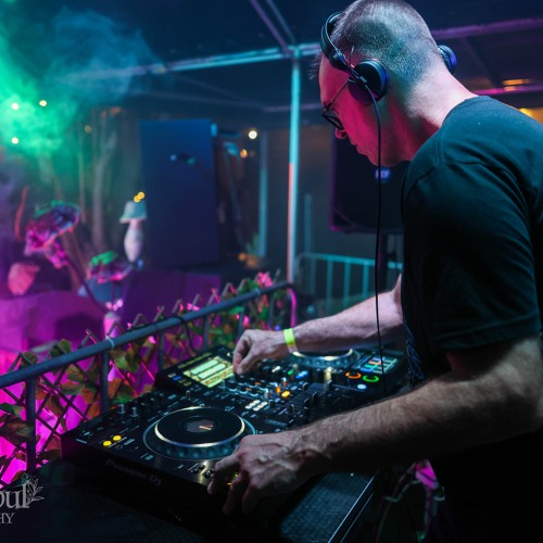 Into The Fungarium (9-10:30pm HiTech Set )