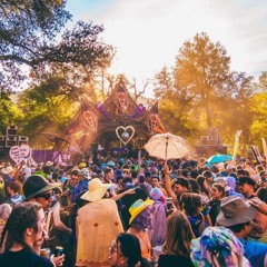 Getting high in the park - Deep Tech House