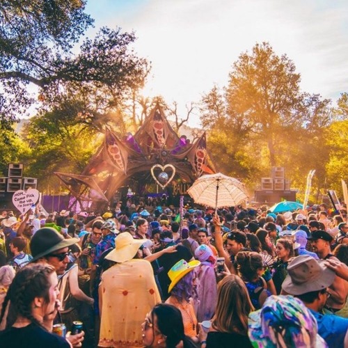 Getting high in the park - Deep Tech House