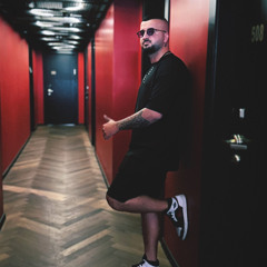 BeN-g -corridors of power