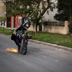 LOS PIBES DE LA MOTO ft. FRANCO CIRO
