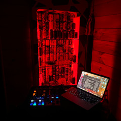 Deep in the Living Room Black Hole [DJ SET]