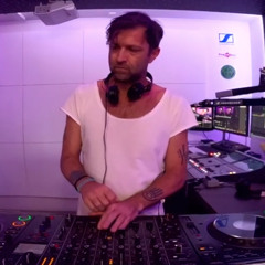 Peter Makto - Global Live