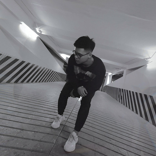 ON THE FLOOR X SMACK THAT LOWK RMX 2023