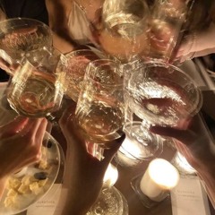 CHAMPAGNE TOASTIN