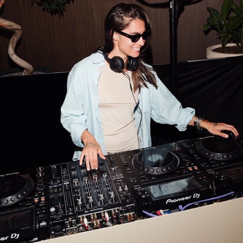 Nika Kubrak For Melody P.M Radio Show