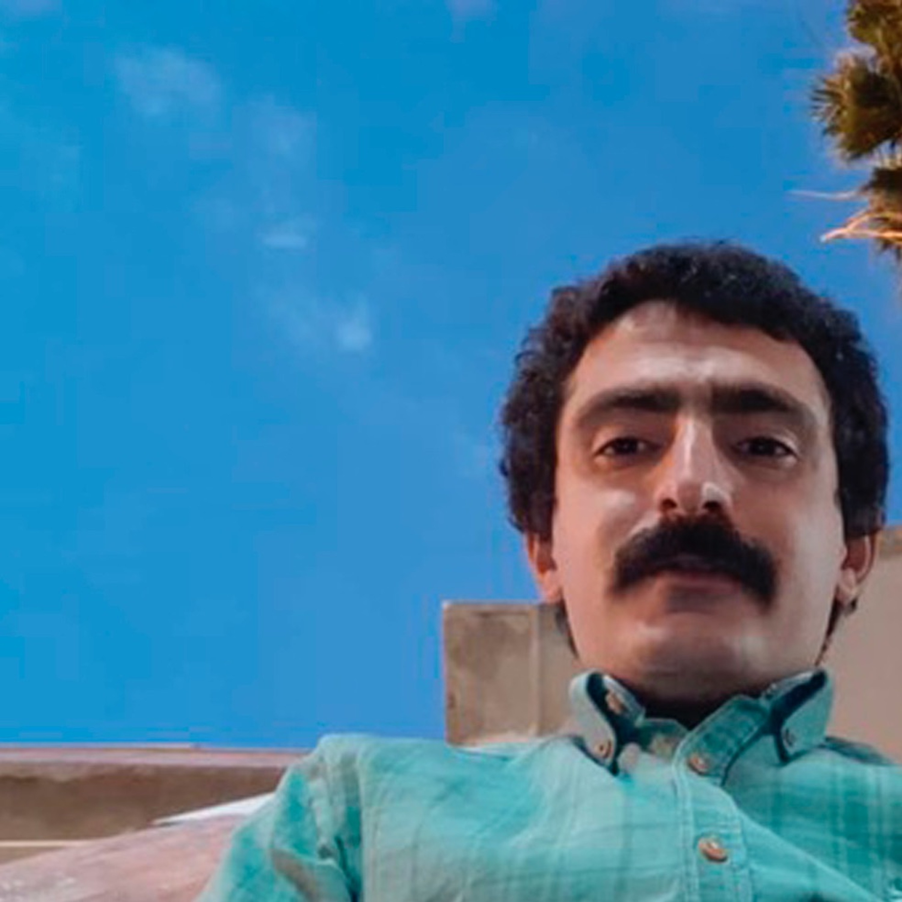 آریا معصومی - چند شعر کوتاه episode artwork