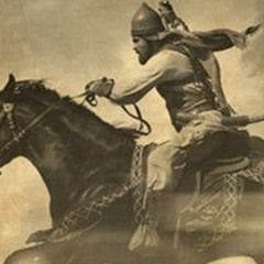 خذ دمانا نحن للدين الفداء _ قم فإن الله لا يرضى بأن تحيا ذليلا