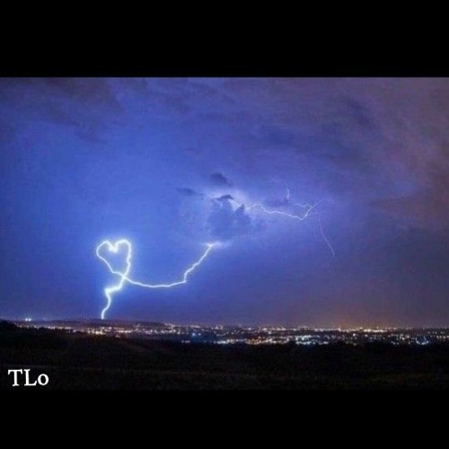 ضمني في وسط عينك