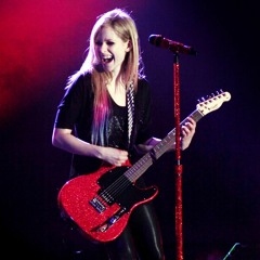 Pumped Up Kicks - Avril Lavigne (Live Cover)
