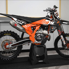 Dirt Bike Graphics Kit Built to Handle Moto Lives and Loud Designs