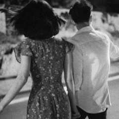 ليه بَحبك رغم بُعدك ؟