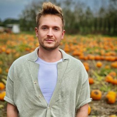 One Night, One Kiss, One Promise - Ryan Tubridy Show plays 5th song in running for Eurovision 2022