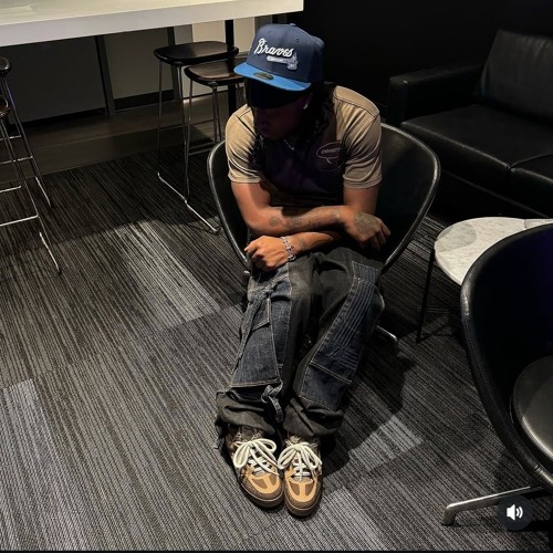 UnoTheActivist - What I Like (PlaqueBoyMax)