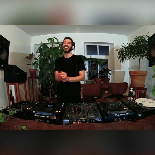 Common Room on Currents.fm