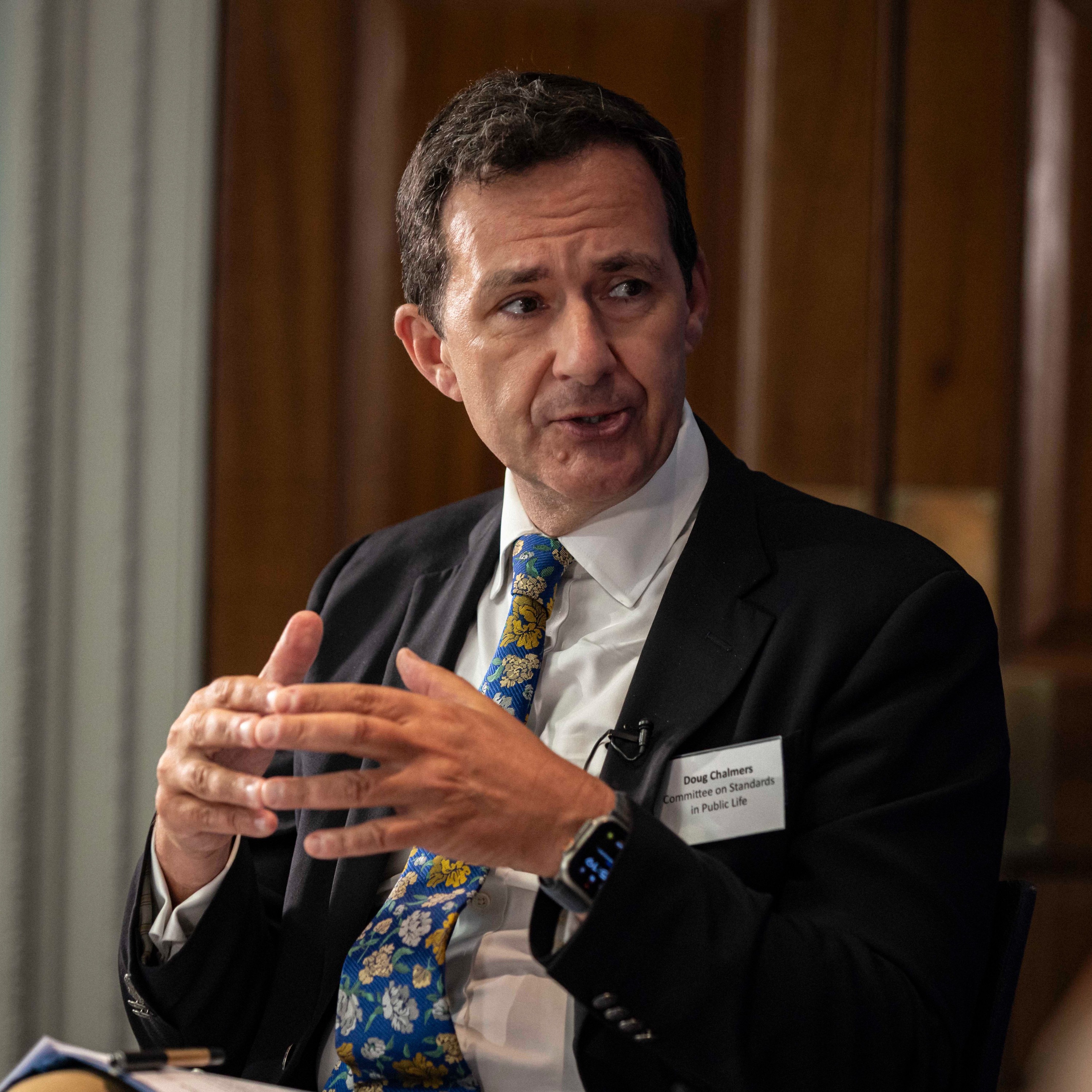 Shaping the standards debate: interactive discussions