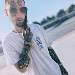 2gunz baby . Met a French girl