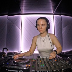 VIOLETTA At FLUGMODUS
