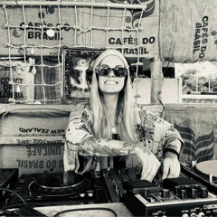Courtnee Leigh - A House Mix