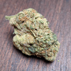 Medizinalcannabis Strain Review: avaay AHC 32/1-Amnesia Haze Cake
