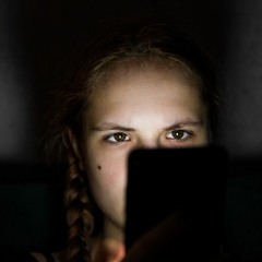 Online violence: real life impacts on women and girls in humanitarian settings