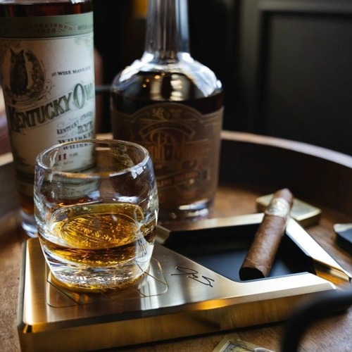 Sip & Smoke 5