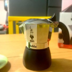 Moka Pot (w/ Chinless Wonder)