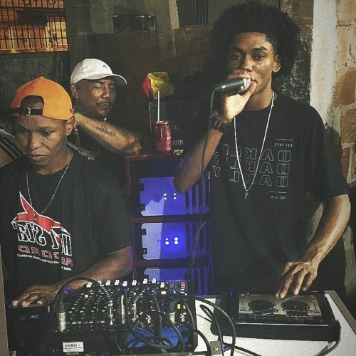 MTG HOJE EU VOU DORMIR COM ELA BALANÇAR O BARRACO DELA  - (DJ MR O HITMAKER) FODAAA