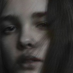 green eyes, staring at me w/sternn