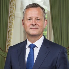 Commissaris van de Koning Arthur van Dijk over steun brandbrief VNG