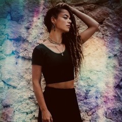 Curiosities 014 - Cici