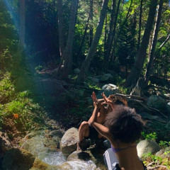 Champagne Party (feat. Feezymotown)