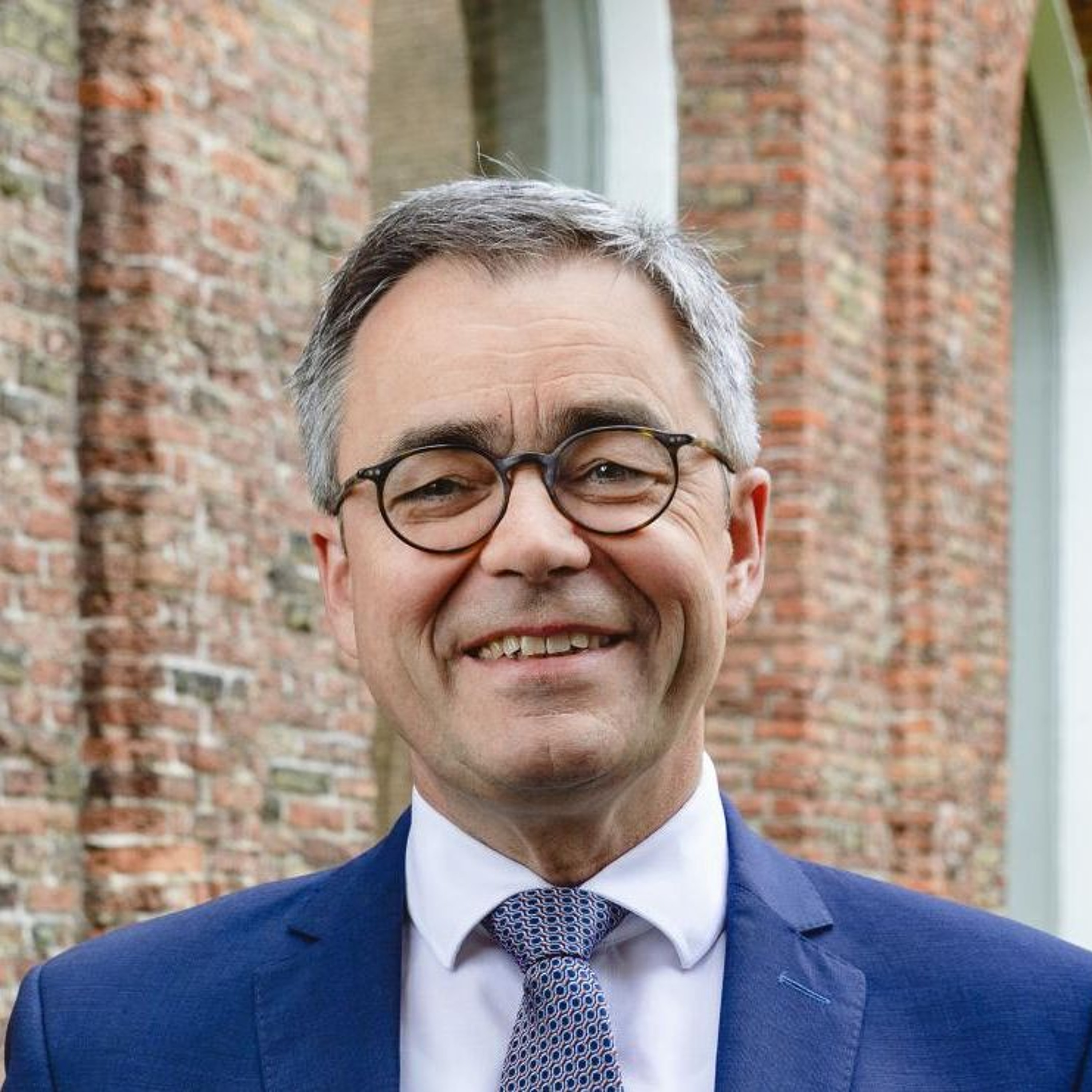 Burgemeester Wienen reageert op stopzetten subsidie Houtfestival episode artwork