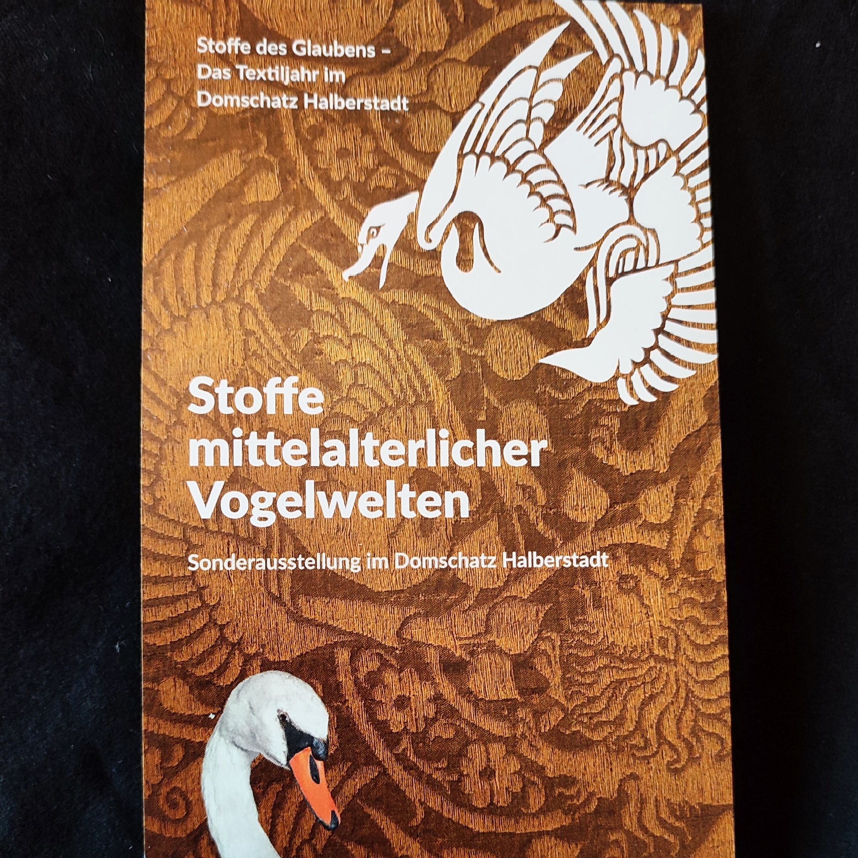 Vögel auf religiösen Gewändern – Sonderausstellung in Halberstadt
