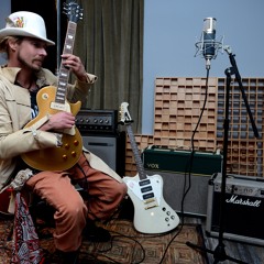 Fade Away "JRMIII" - Mandy Moon