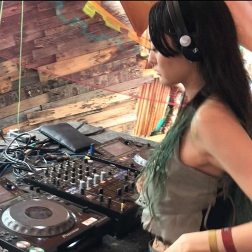 [Trancentral Mix #040] DJ Emiri - Summer 2020 Mix
