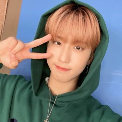 Han jisung Youngblood (vlive 3racha) stray kids
