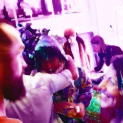 Dance with me, oh yes!
