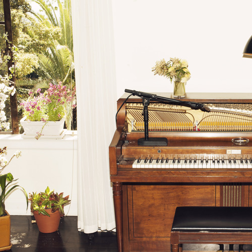 A Kiss Goodbye (feat. Charlotte Gainsbourg, Sampha & Devonté Hynes)