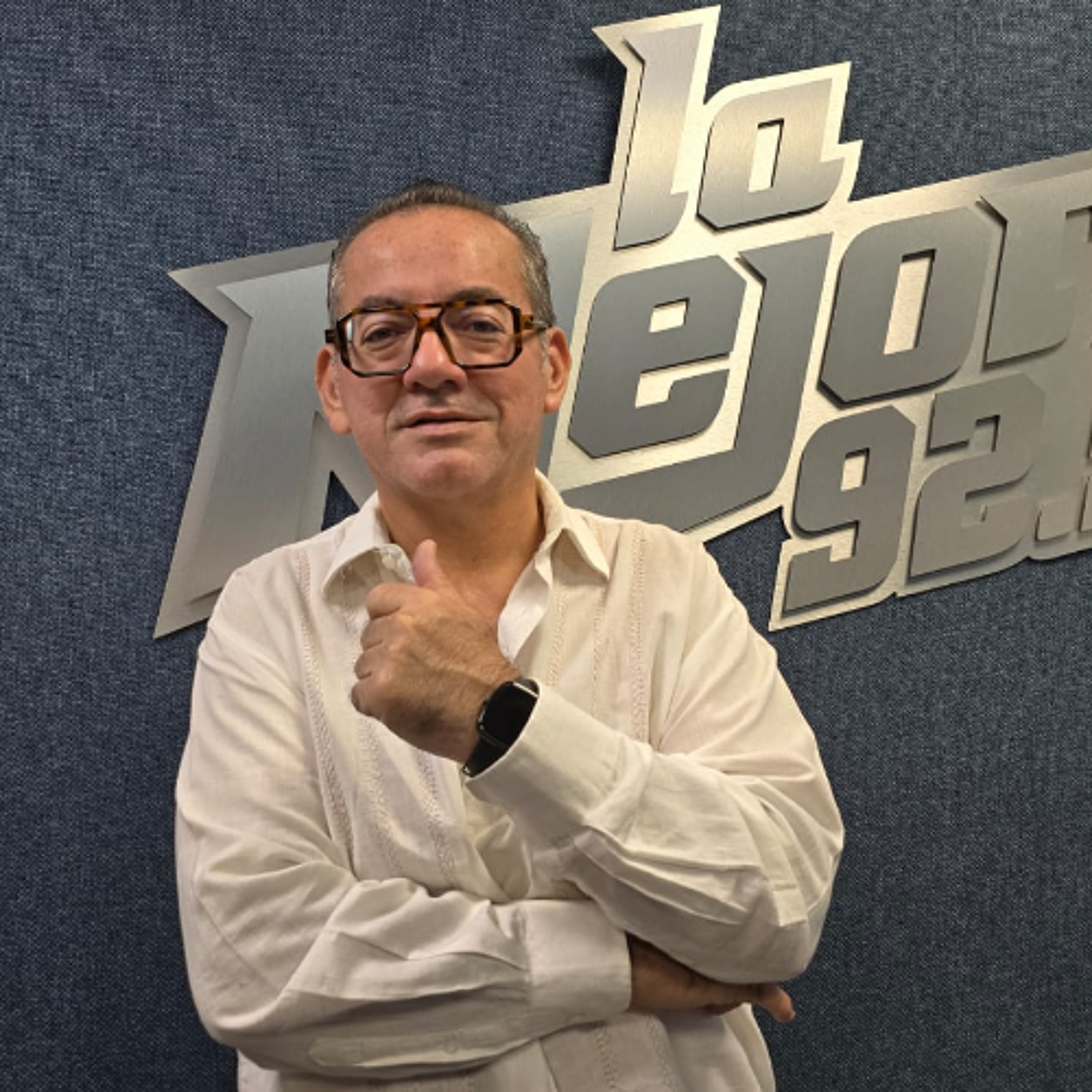 Ante la tragedia, Sheinbaum enfrenta reclamos y no se esconde, como AMLO, pero… episode artwork