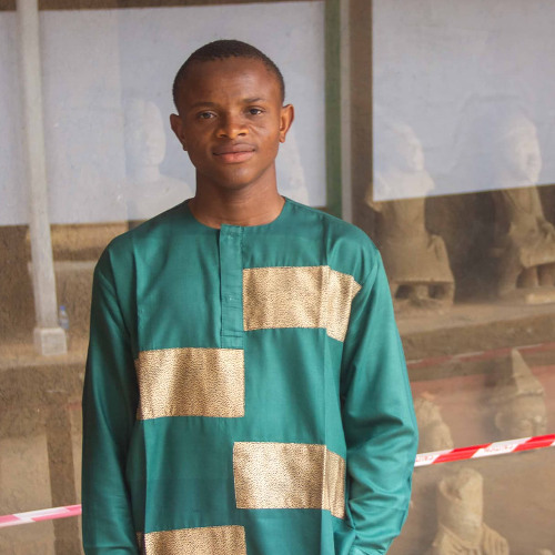 Abdulbasit Oluwanishola, A poem where I play and backward my sorrow, poetry
