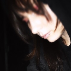 /dəˈSHev(ə)l/