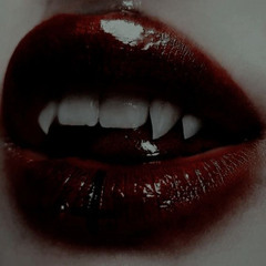 Vampire Vibes 🧛🏻‍♀️🥀❤️