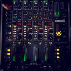 House Vinyl DJ Set