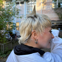 Ligga med nån annan