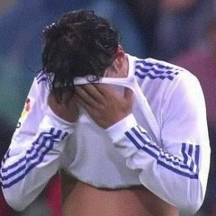 ماينسمع صوت الدمع!