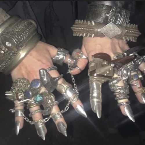 w1tch w/ w1tchlxrd (prod cryw1tch)