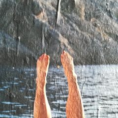 j’ai mis le pied dans l’eau